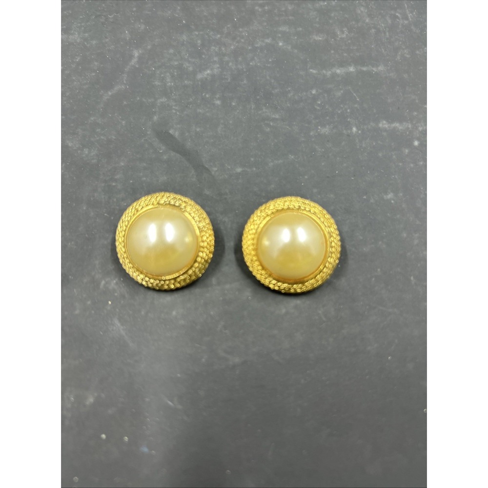 Elegant‎ Vintage Faux Pearl With Hold Accent Clip On Earrings